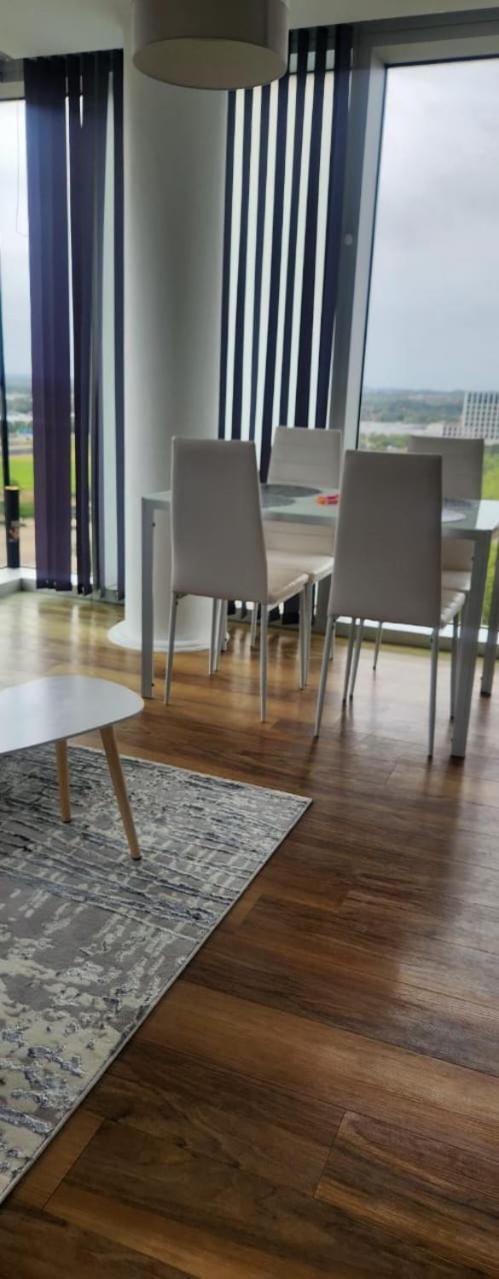 2 Bed Apartment At The Hub Central Milton Keynes Esterno foto