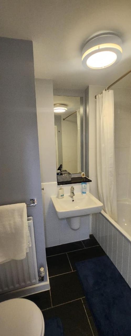 2 Bed Apartment At The Hub Central Milton Keynes Esterno foto